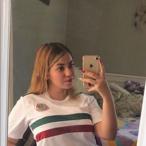 Meet your Posher, Alexandra